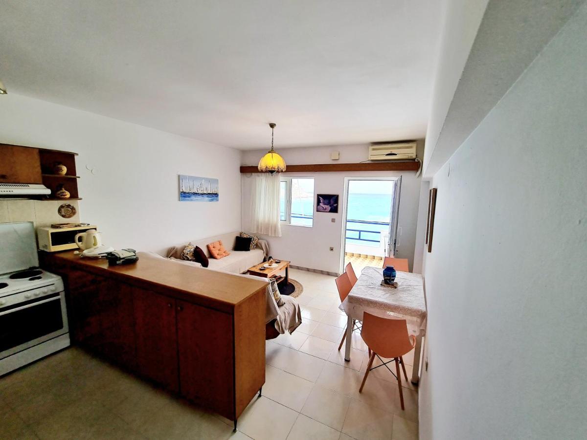 Apartment Dorothy's Seaview Charaki
